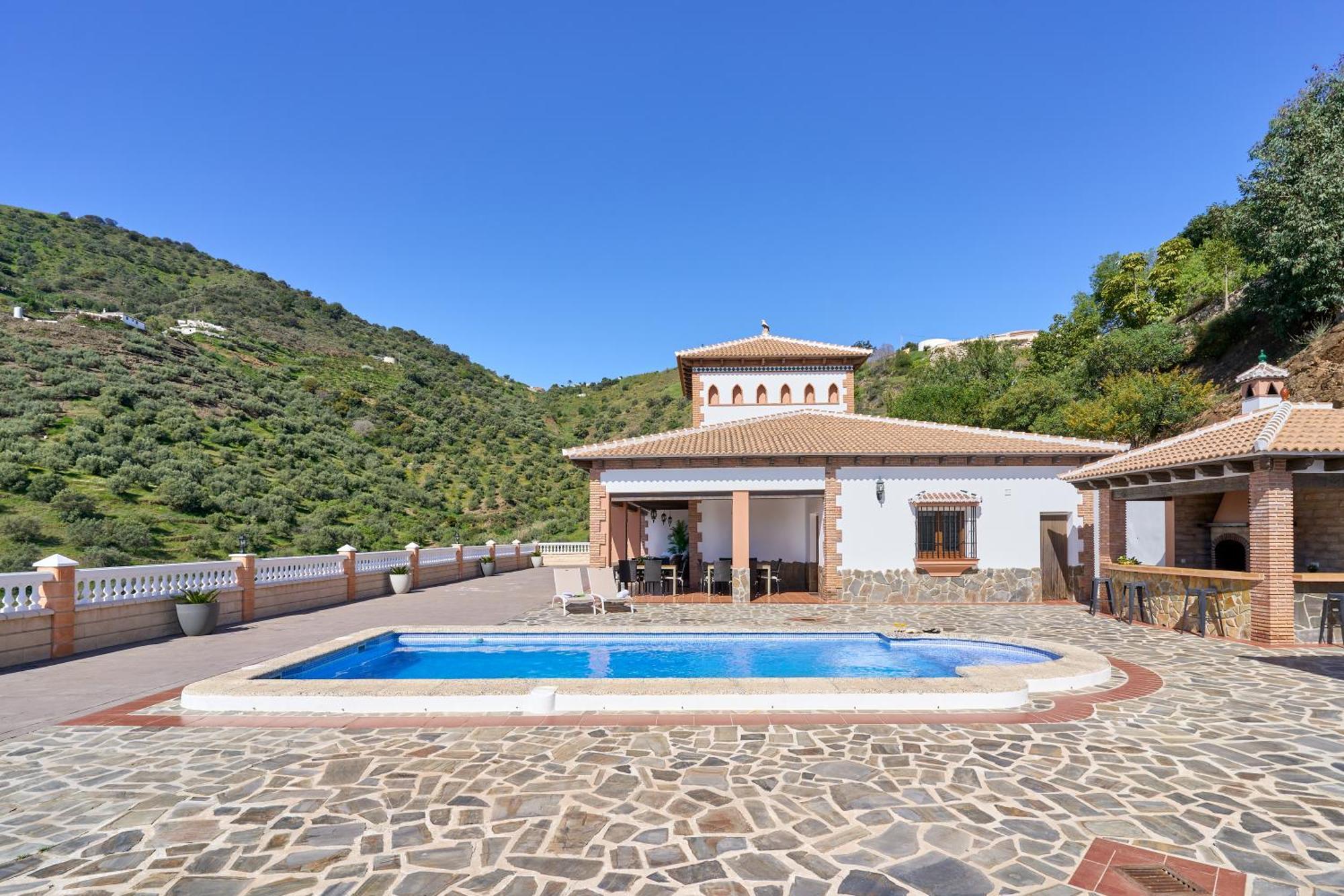 Villa Alejandro En Sayalonga Esterno foto