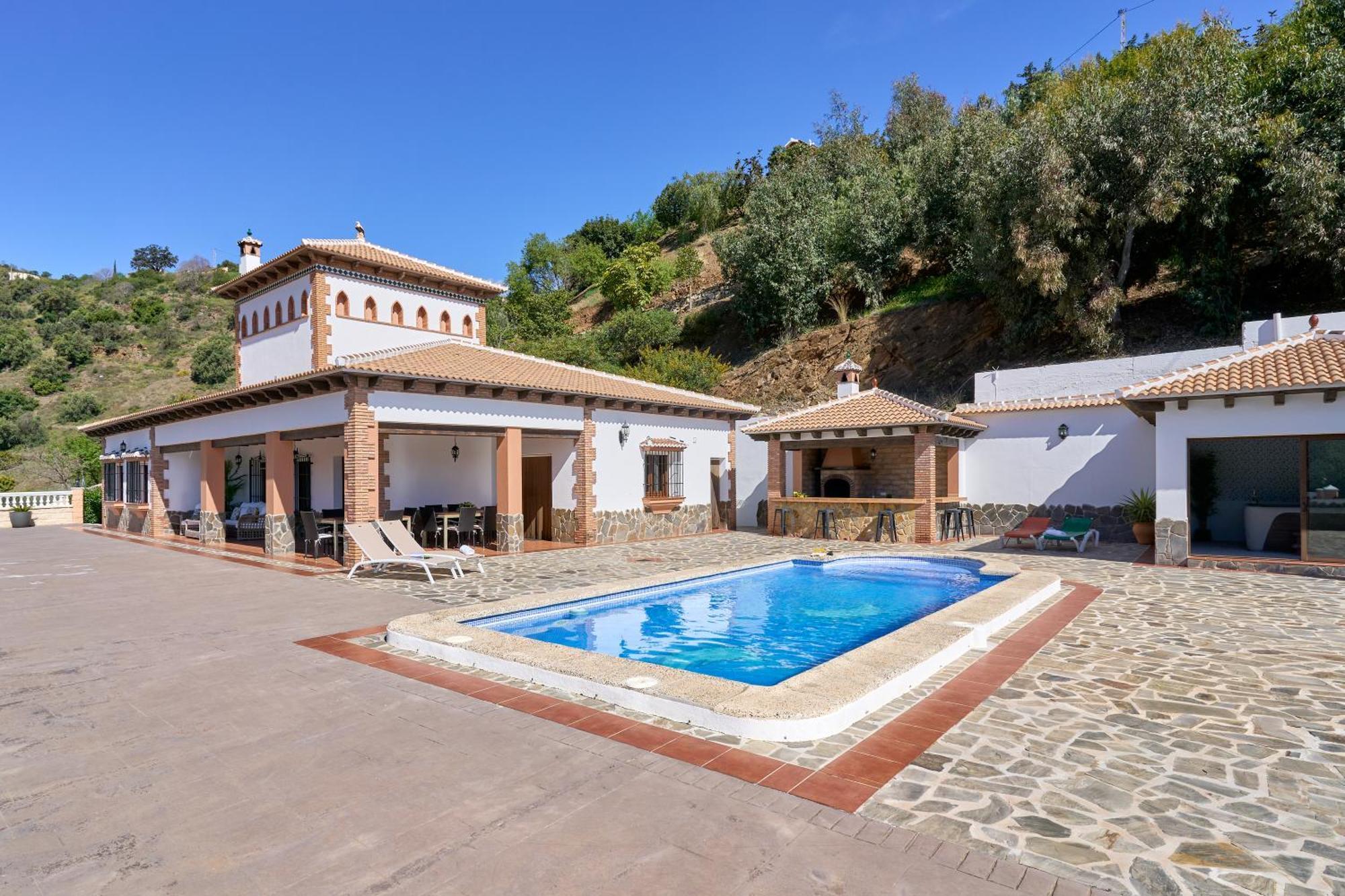 Villa Alejandro En Sayalonga Esterno foto